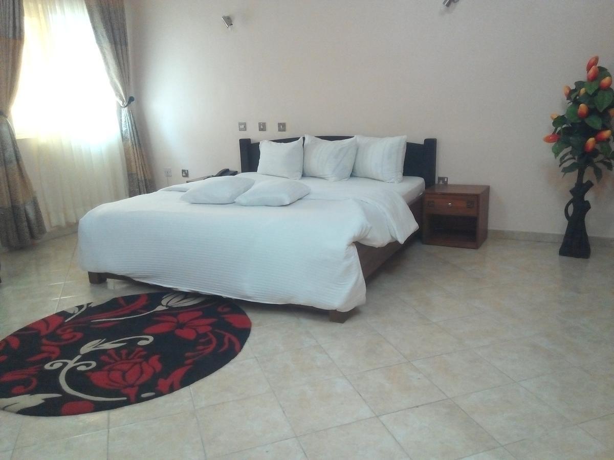 Orchid Hotel Асаба Экстерьер фото