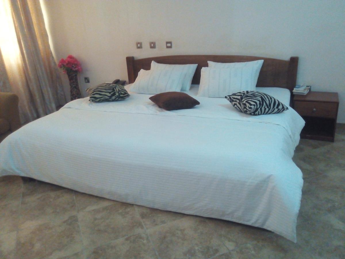 Orchid Hotel Асаба Экстерьер фото